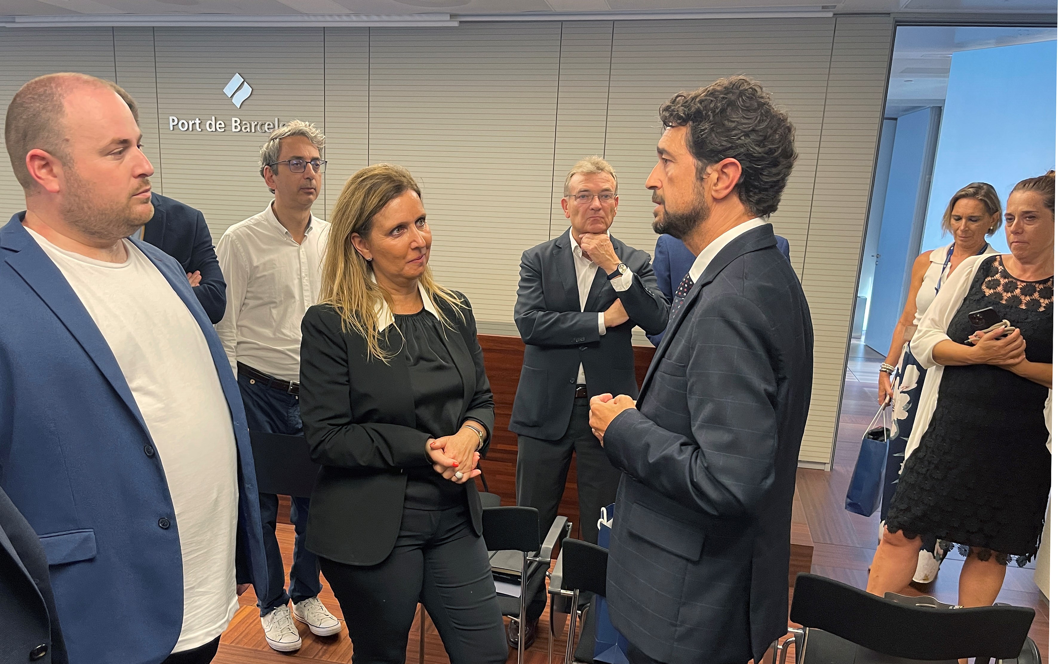la presidenta del consell d’administració del port d’ashdod, orna hozman-bechor; i el president del port de barcelona, damià calvet, durant la presentació de l’acord.